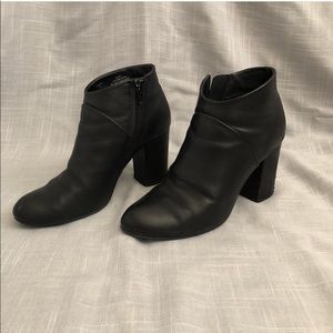 🖤 Leather Steve Madden Juliet Ankle Booties
